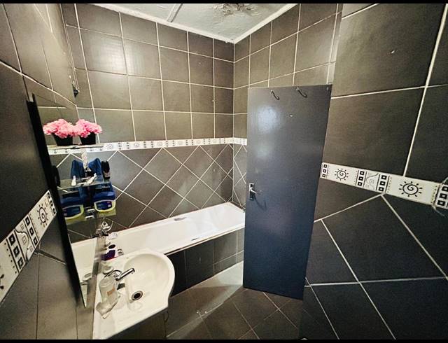 3 BEDROOM HOUSE FOR SALE IN VANDERBIJLPARK CW 6